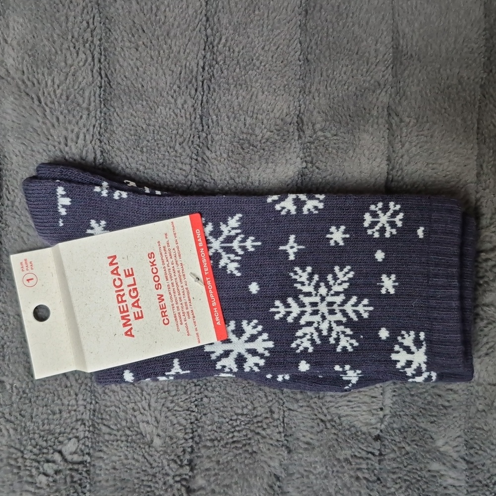 Men's Snowflake Crew Socks With Arch Support From American Eagle, New With Tags